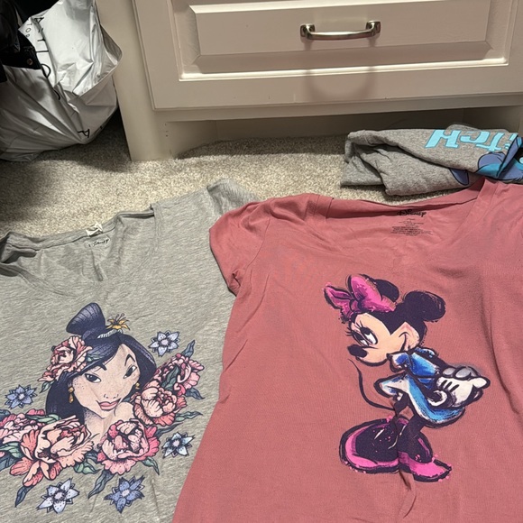 Lot of 6 Disney Tshirts sz L - Picture 3 of 3